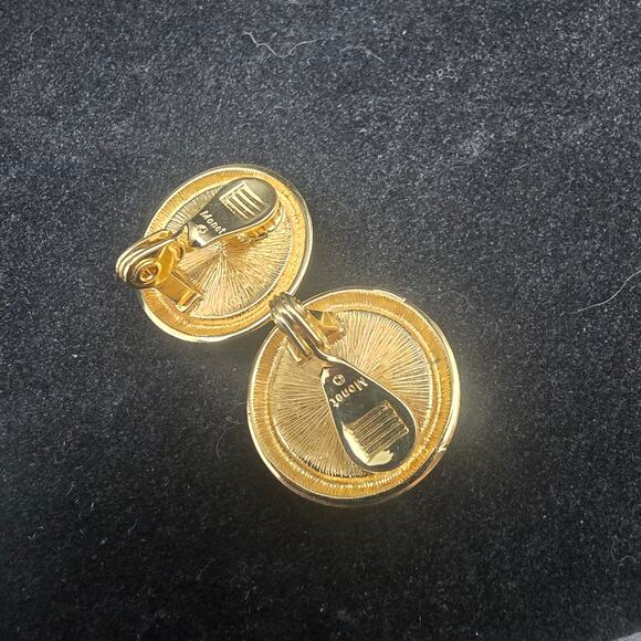 Monet White Round Clip On Earrings Gold Tone Vintage Jewelry - Picture 6 of 7